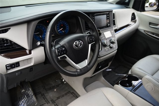 2018 Toyota Sienna XLE Premium