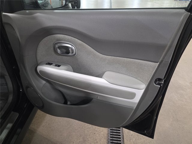 2016 Kia Soul EV Base