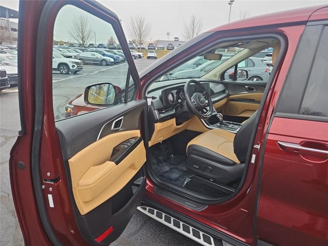 2023 Kia Carnival LX