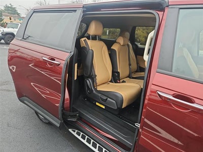 2023 Kia Carnival LX