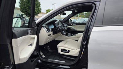 2022 BMW x6 Base