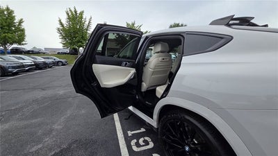 2022 BMW x6 Base
