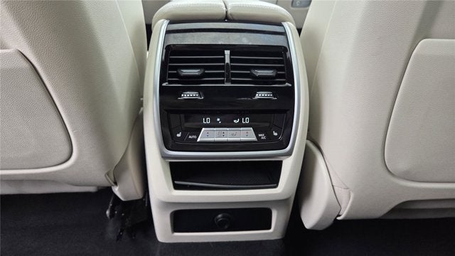2022 BMW x6 Base