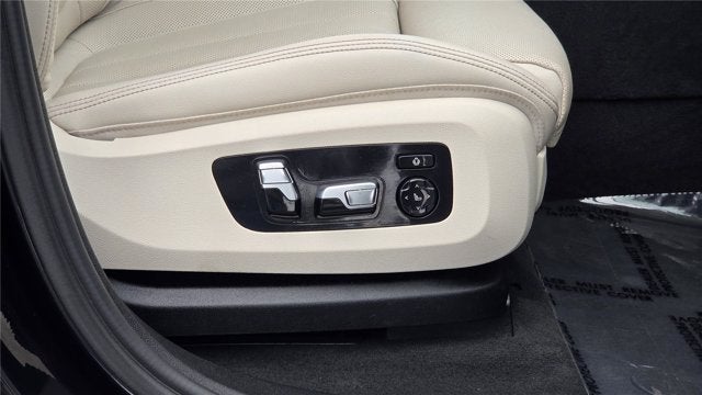 2022 BMW x6 Base