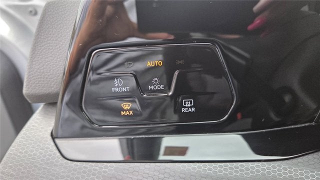 2023 Volkswagen Golf GTI SE